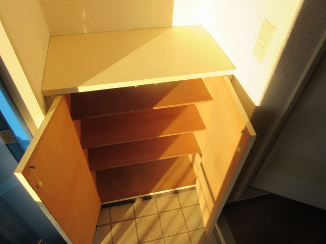 ＡＬＥＧＲＩＡ府中 玄関