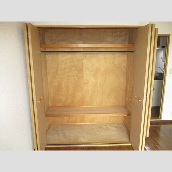 キャトルセゾン 402(物入)