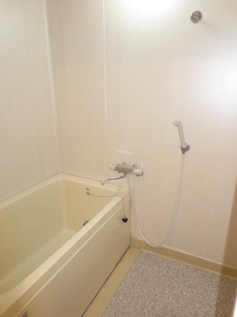 メゾン朝比奈0502号室 バス