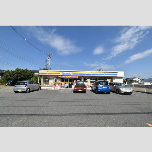 シャルマン203号室 ミニストップ日野栄町店