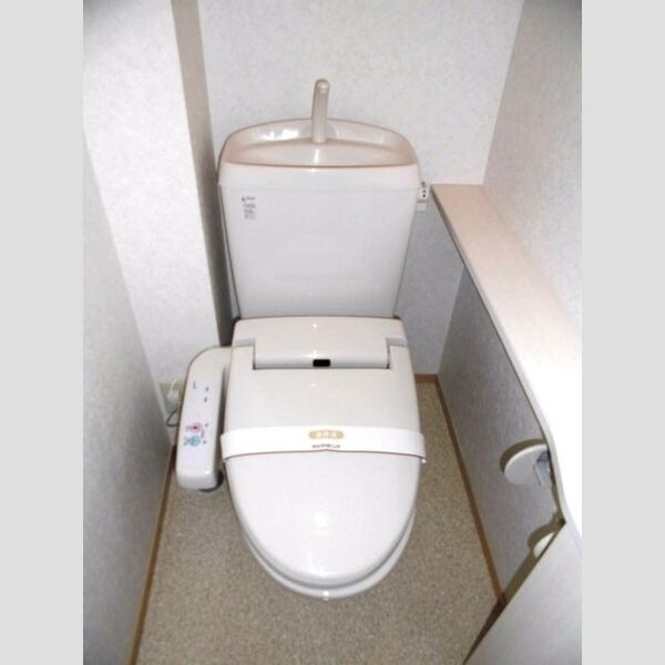 ルクソール103号室 温水洗浄便座