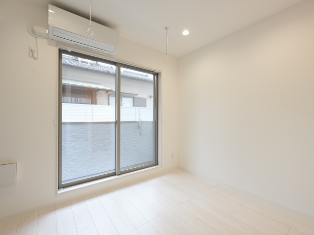 スカイルーチェ川口芝中田103号室 リビング