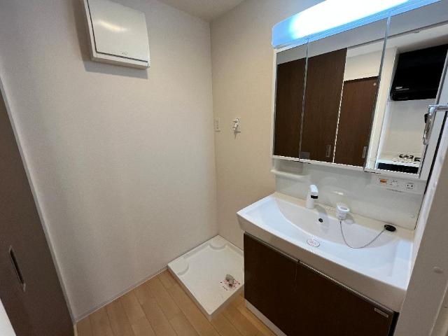 テニール 洗髪洗面化粧台