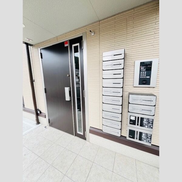 ブリーズコースト夕陽ヶ丘301号室 エントランス　オートロック