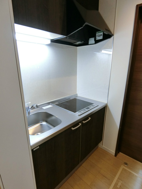 DEN鋼管通1階 キッチン