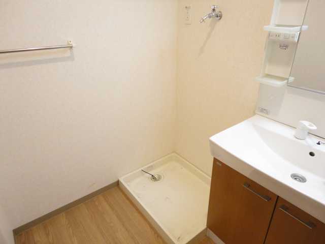 Ｗｅｓｔ　Ｈｉｌｌｓ　（ウェスト　ヒルズ）101号室 洗濯機置場（イメージ）