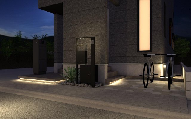 WIZBELL1号室 夜になると照明が自動点灯、玄関はセンサーライト機能付