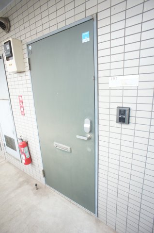 第５藤ビル シンプルで使いやすい玄関です