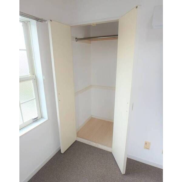 クリスタルハイツ 収納