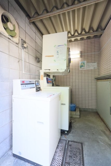 ペガサスマンション富士見ケ丘1階 コインランドリー