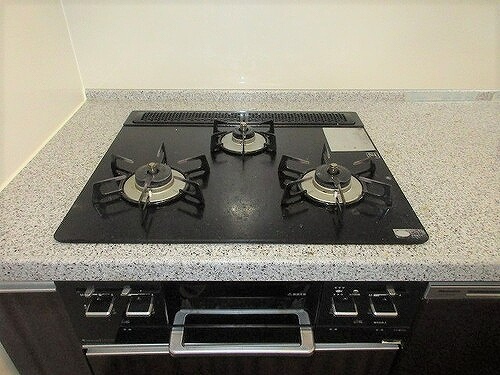 マスターズガーデン世田谷桜 3口ガスコンロ　※前回募集時2025年4月撮影