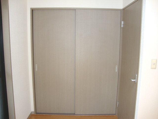 サンビレッヂⅠ202号室 クローゼット