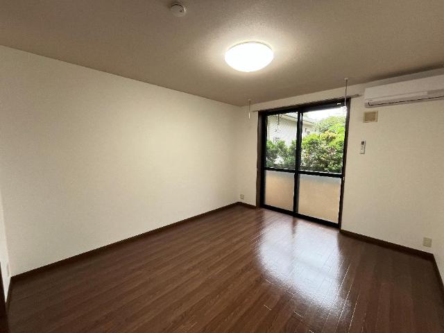 Ｂｒｉｌｌａｒ（ブリジャール）105号室 洋室