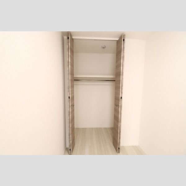 コリーヌヴェール日進 クローゼット