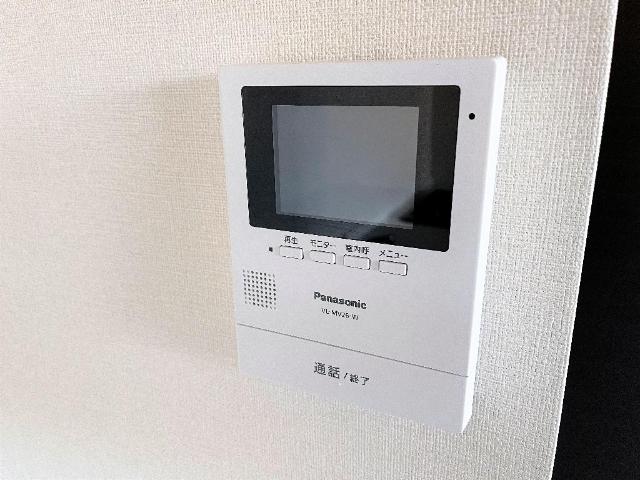 ロイヤルヒルズ203号室 カメラ付インターホン