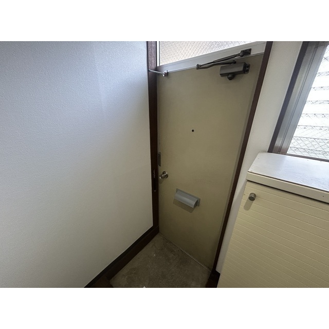 三島コーポ102号室 玄関