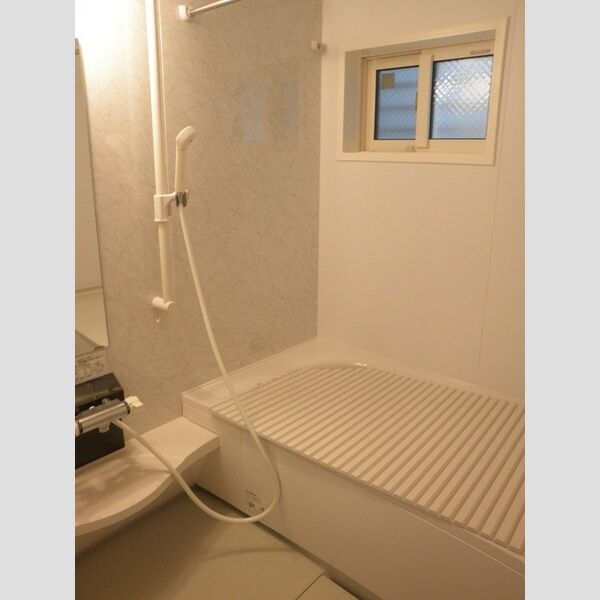 Lucente (ルチェンテ)　Ⅱ バス