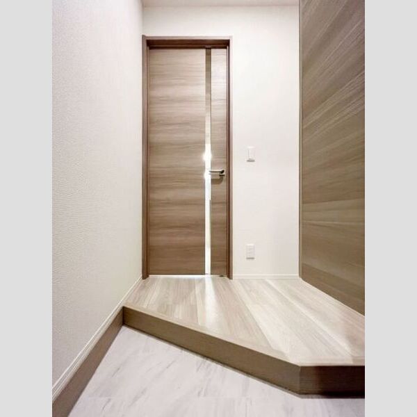 グラナーデ西瑞江105号室 玄関