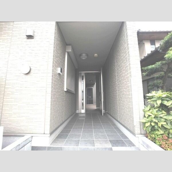 セラ301号室 エントランス