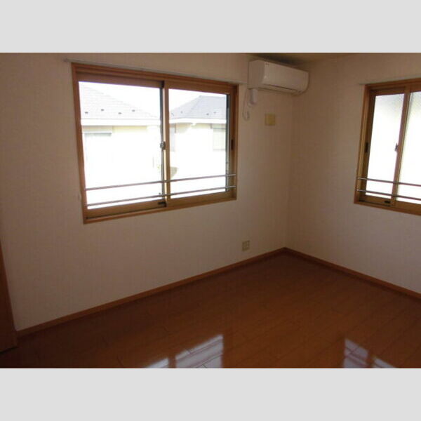 ソレアードK 洋室