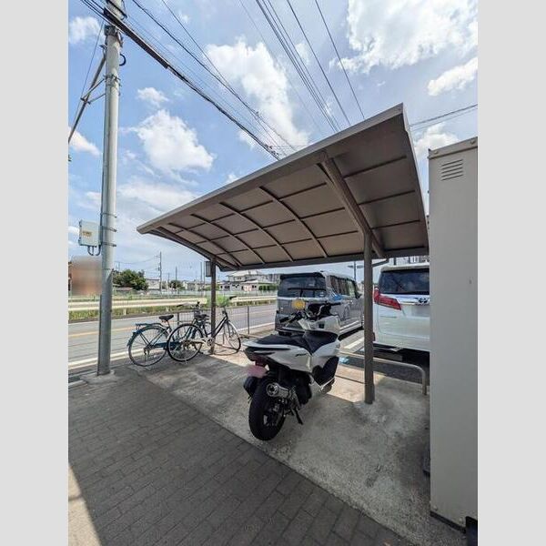 メゾンボヌール202号室 駐輪場