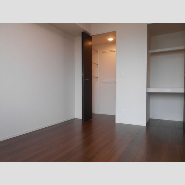 K-プレイス・レイクタウン Ⅱ302号室 洋室