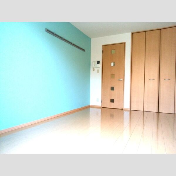 ソレーユ・トレビナ 洋室