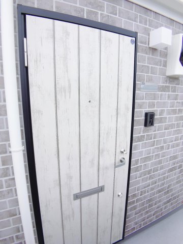 ヴィンティア鶴川 玄関ドアにはダブルロックを採用。