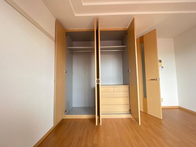 コンフォール・戸手303号室 収納