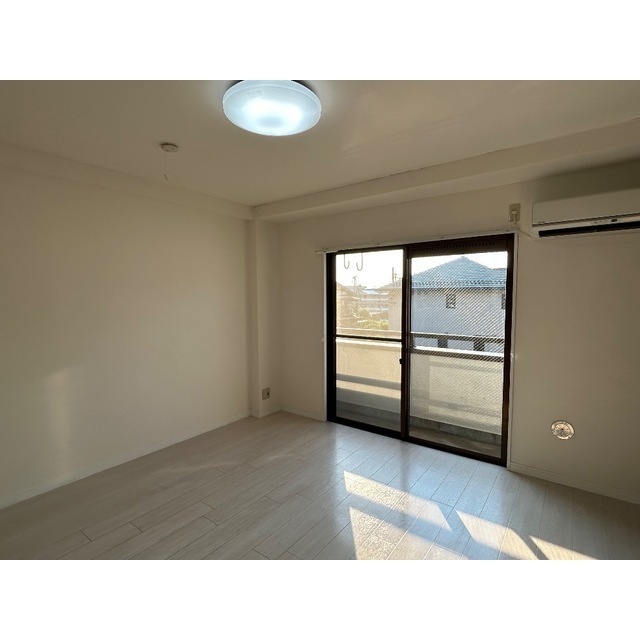 エスポワールトミタ203号室 リビング