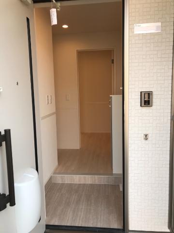 メゾン・ド・アイリス 玄関