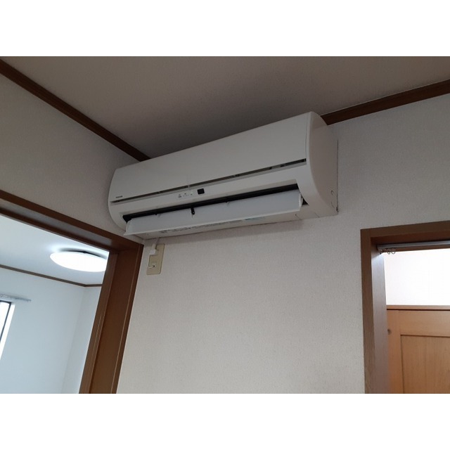 マロンクラッセＥ棟0101号室 エアコン