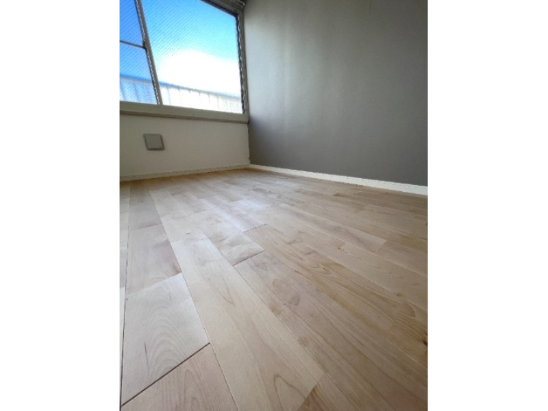 リッチハイツ南行徳Ⅱ1階 無垢材の床