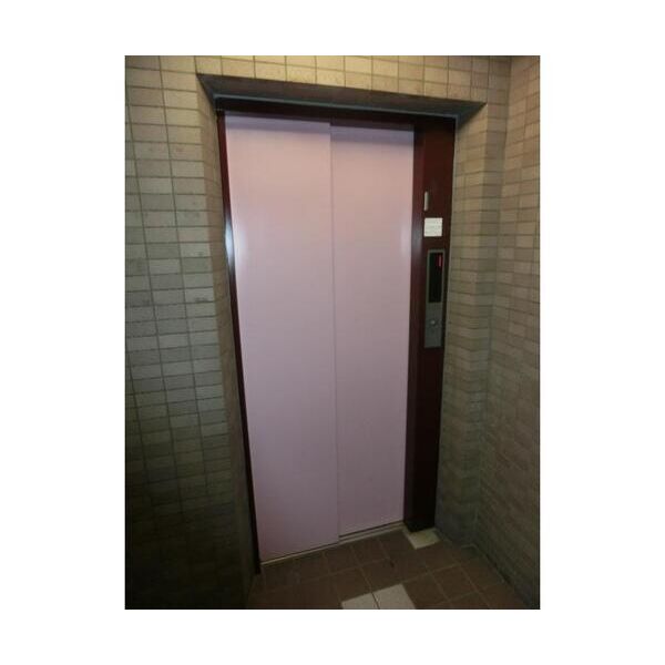 カテリーナ市ヶ谷405号室 エントランス