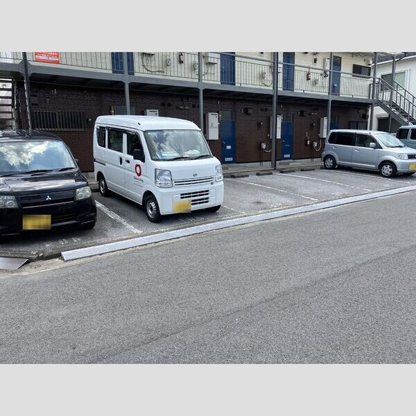 メゾン石橋 駐車場