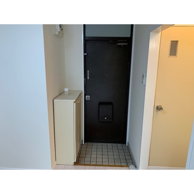 第一登美ビル 玄関