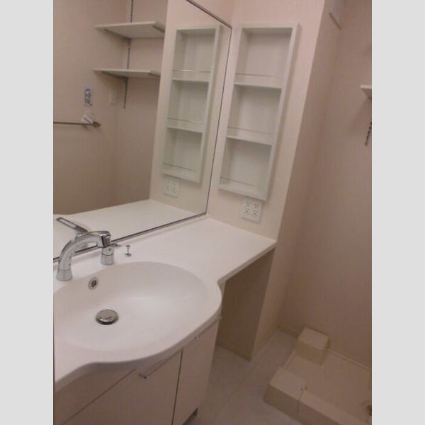 クイーン・ヒルズ 洗髪洗面化粧台