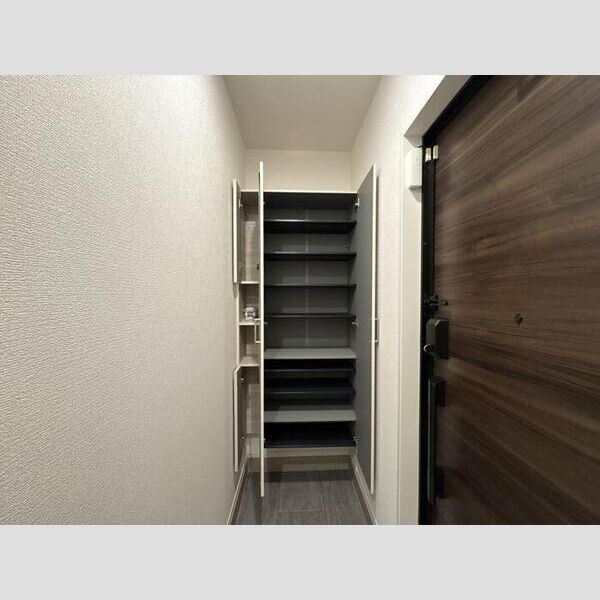 セレスティア扇Ⅴ103号室 シューズボックス