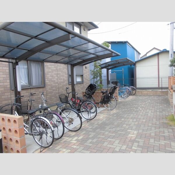 グランドブルージュ 駐輪場