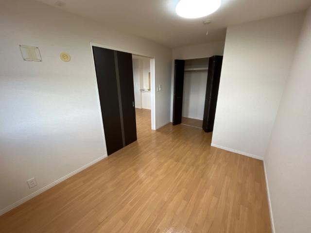 エクセレントヒルズ201号室 洋室