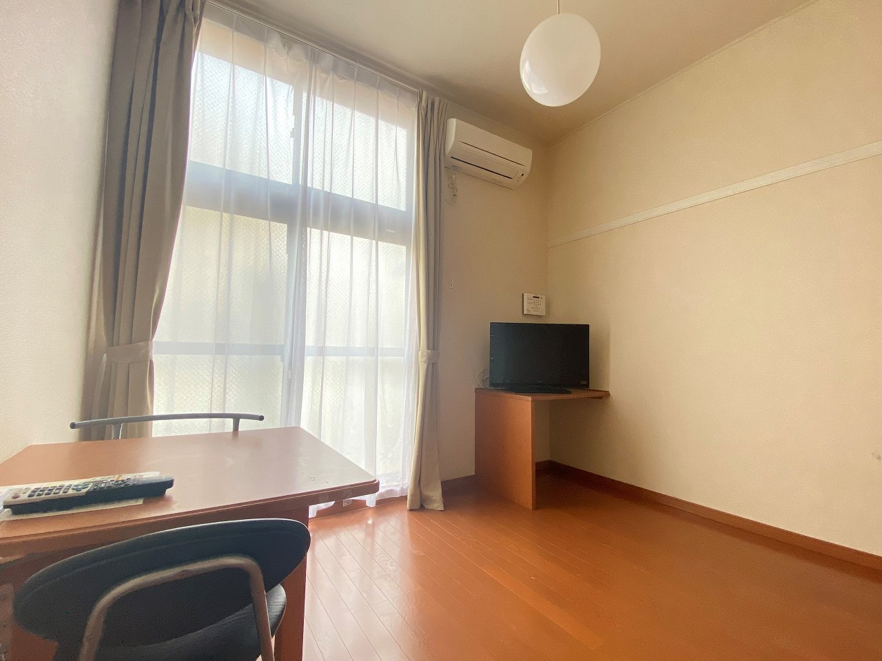 レオパレスエミネンス リビング