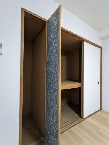 ワイケービー桜台104号室 収納