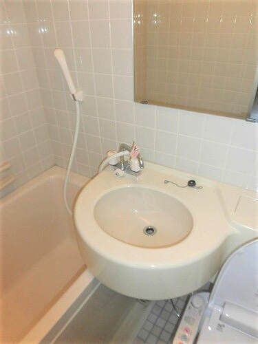 ライオンズプラザ新横浜9階 同建物別部屋の参考画像