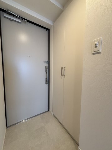 ケイディーエックスレジデンス原木中山0329号室 玄関