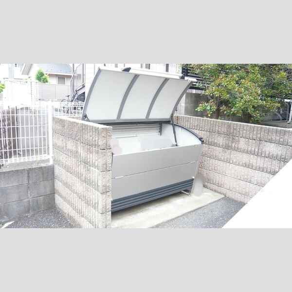 ベルデュールⅡ 入居者様専用ゴミストッカー