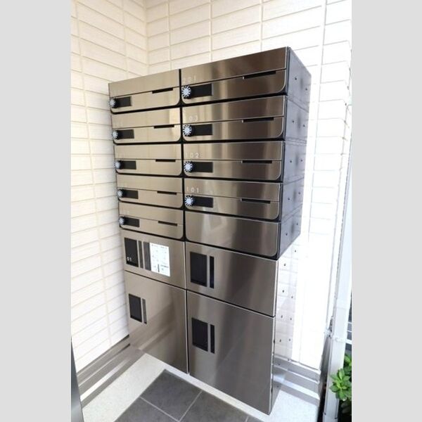 グラナーデ篠崎町 集合ポスト、宅配ボックス