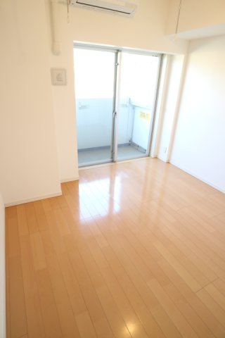 プラウドフラット早稲田 リビング