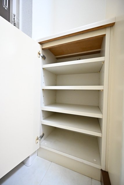 ハイタウン南馬込 靴入