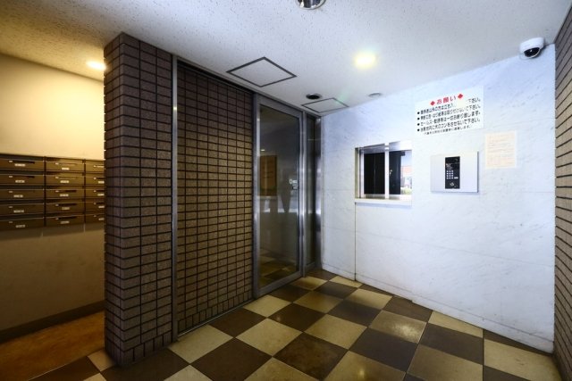 グランシャリオ国立5階 エントランス