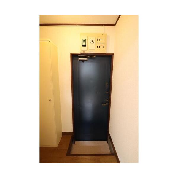 北見ハイツ 玄関